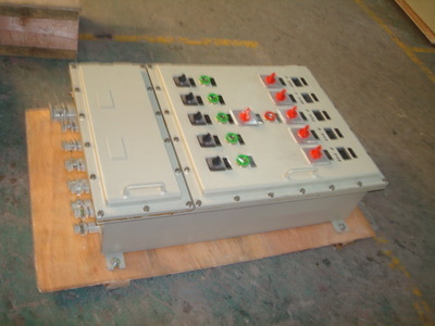 特價(jià)批發(fā)照明動(dòng)力配電箱、配電柜、電氣控制柜及無(wú)功補(bǔ)償裝置 瑞安市恒安電氣的專業(yè)優(yōu)勢(shì)